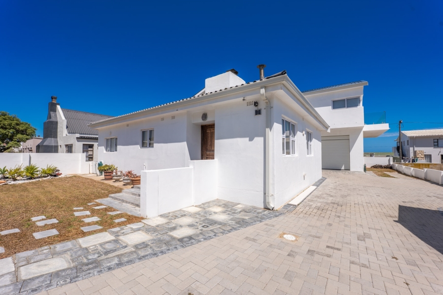 4 Bedroom Property for Sale in Agulhas Western Cape